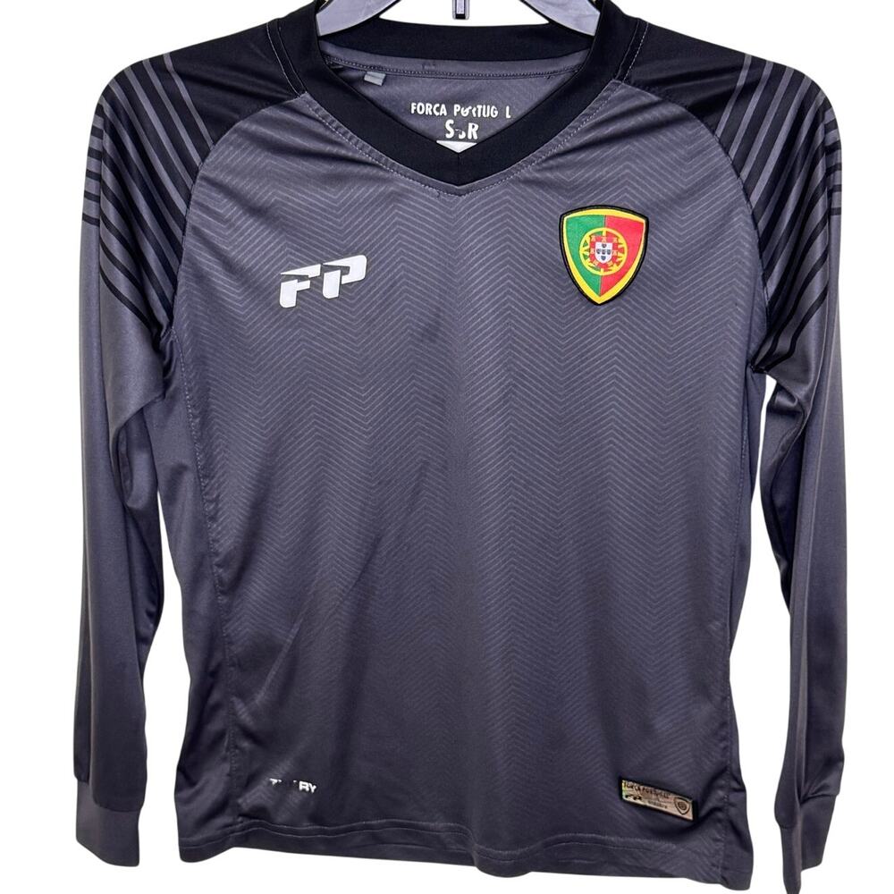 Forca Portugal Men’s Small gray and black long sleeve #7 Habib soccer Jersey